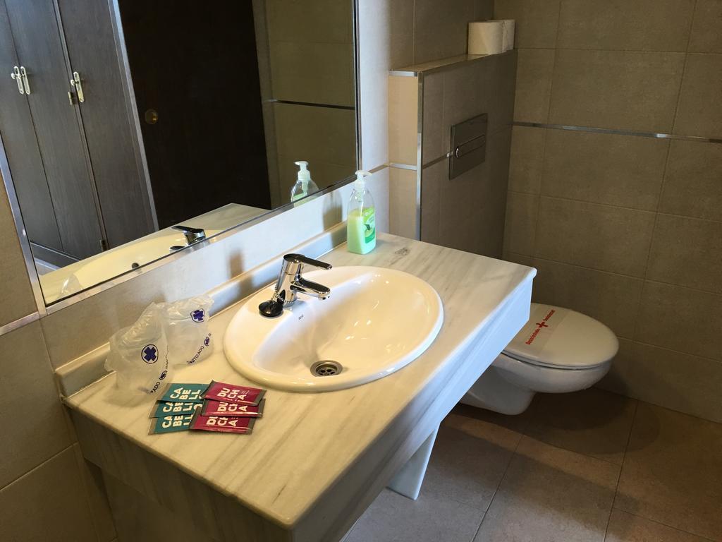 Hostal Tarik Hotel Tarifa Bagian luar foto