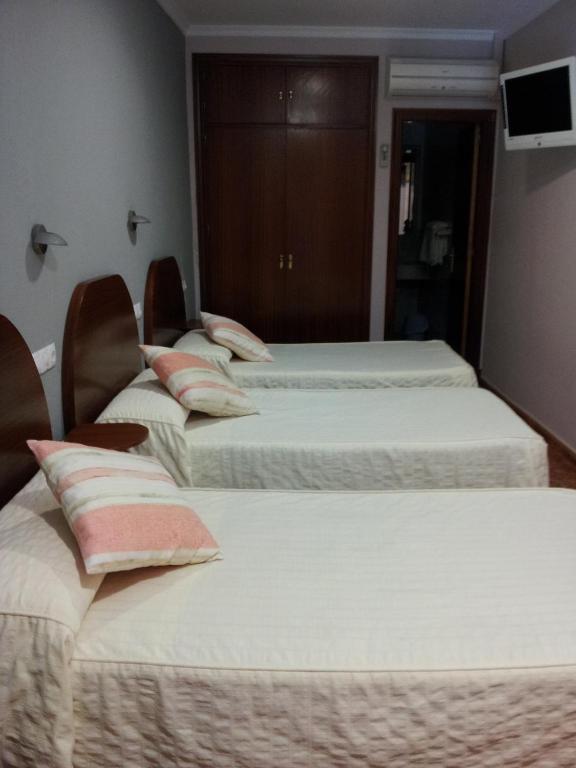 Hostal Tarik Hotel Tarifa Bagian luar foto