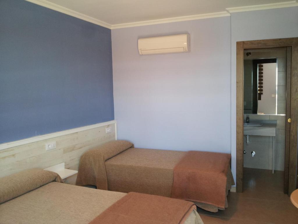 Hostal Tarik Hotel Tarifa Bagian luar foto