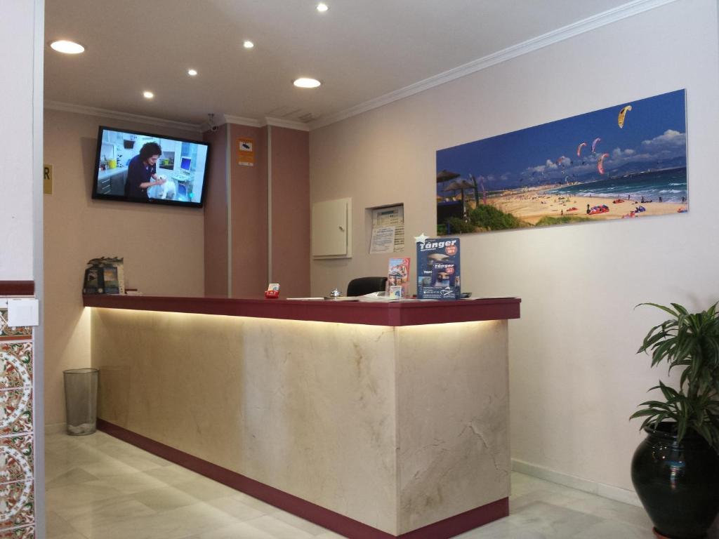 Hostal Tarik Hotel Tarifa Bagian luar foto